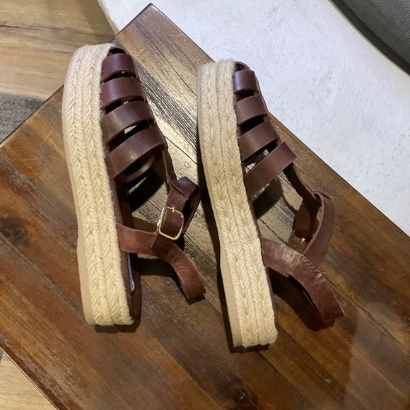 Steve Madden Brown Platform Sandals - Picture 4 of 7